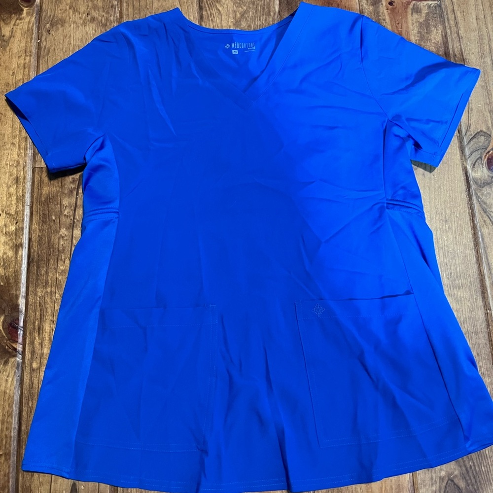 Medcouture blue maternity scrub top size medium